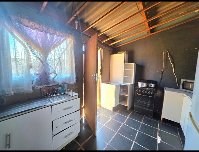 2 BEDROOM HOUSE FOR SALE IN WINDMILL PARK EXT